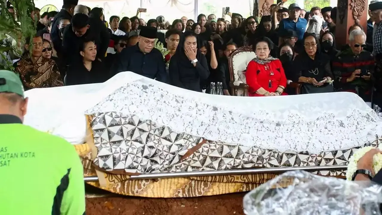 Megawati Hadiri Persemayaman Adik, Guruh Soekarnoputra, di Jakarta