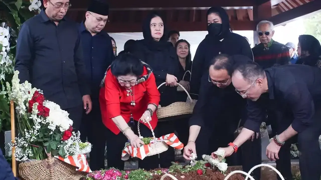 Megawati Ucapkan Kata Perpisahan untuk Guruh Soekarnoputra Saat Pemakaman