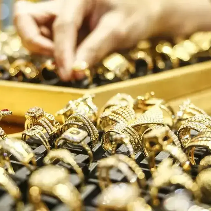 Nilai Jual Emas Putih dan Kuning: Lebih dari Sekadar Warna