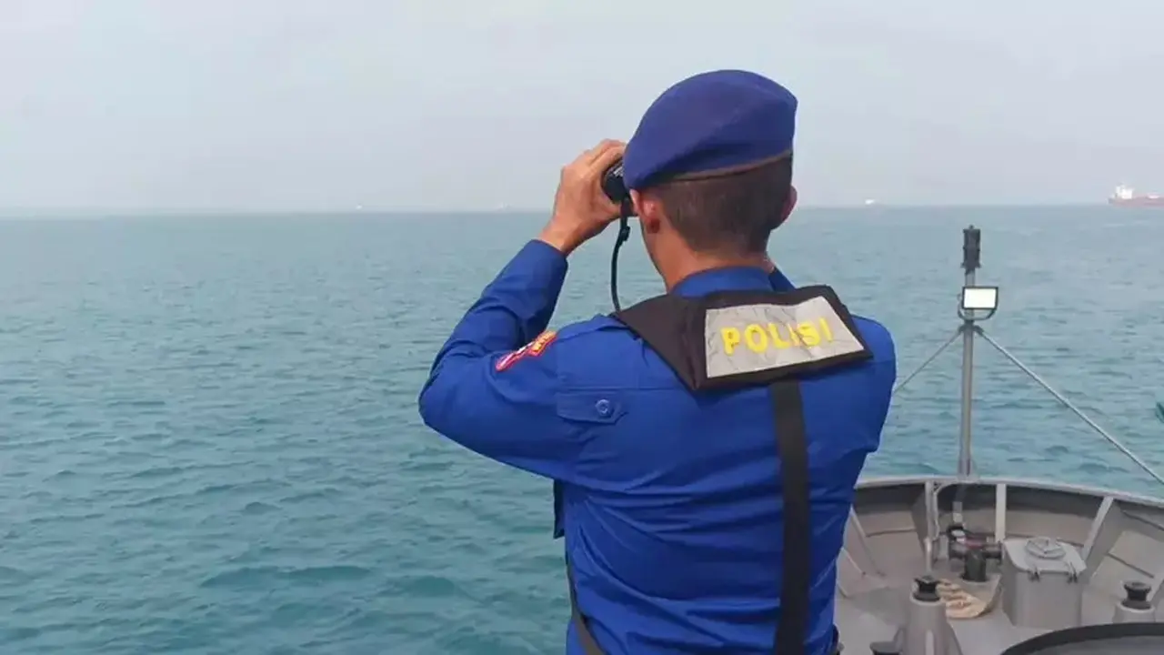 Pencarian 8 Orang Hilang di Selat Sunda Meluas, Tim SAR Kerahkan 18 Kapal dan 1 Helikopter