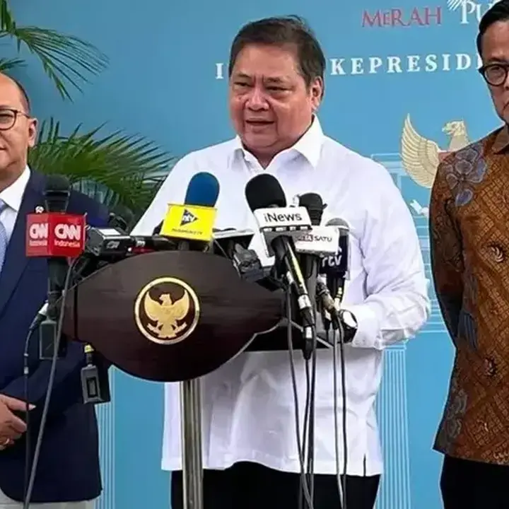 Prabowo Perintahkan Penertiban Impor Pakaian Bekas untuk Lindungi Industri Garmen Lokal