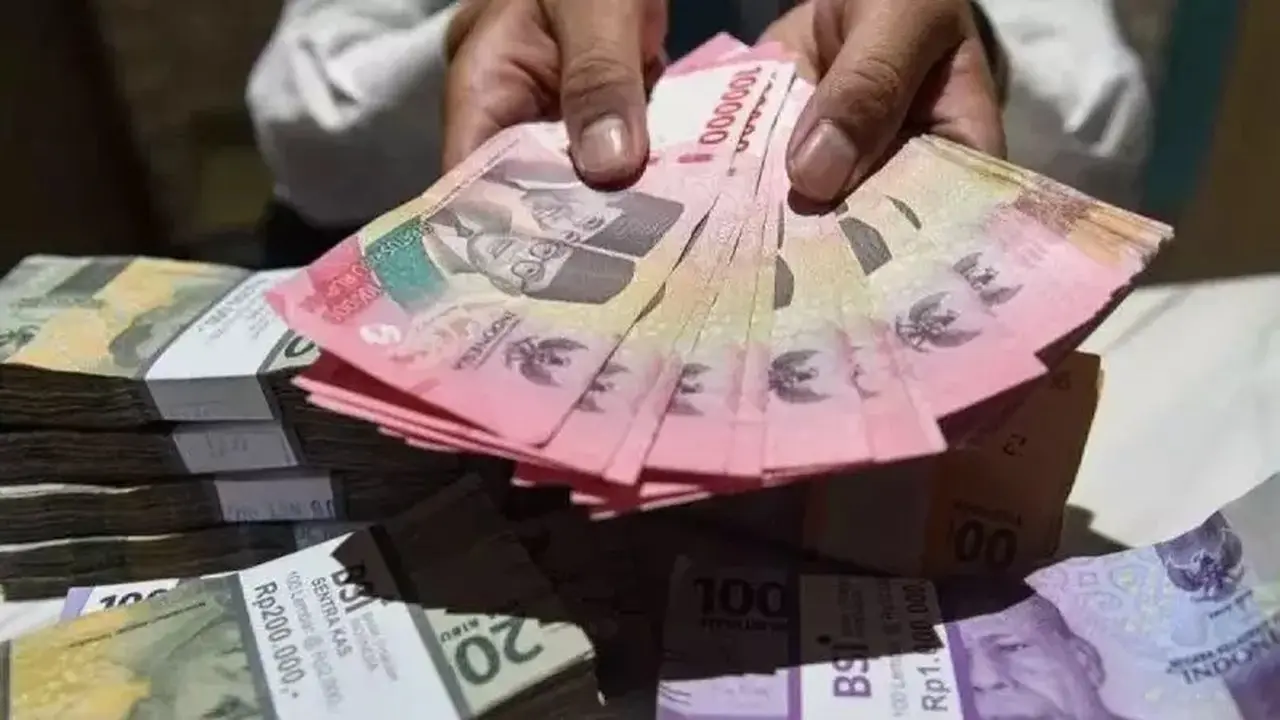 Rupiah Anjlok ke Rp 17.847 per Dolar AS Akibat Sentimen Geopolitik dan Kebijakan Domestik