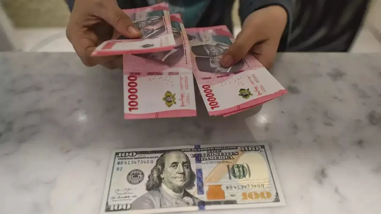 Rupiah Menguat di Awal Perdagangan, Dolar AS Tertahan Dekat Level Tertinggi
