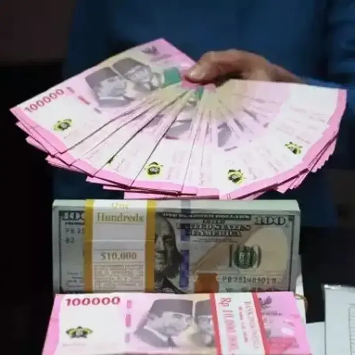 Rupiah Tertekan, Diprediksi Melemah Akibat Minyak Dunia dan Kebijakan The Fed