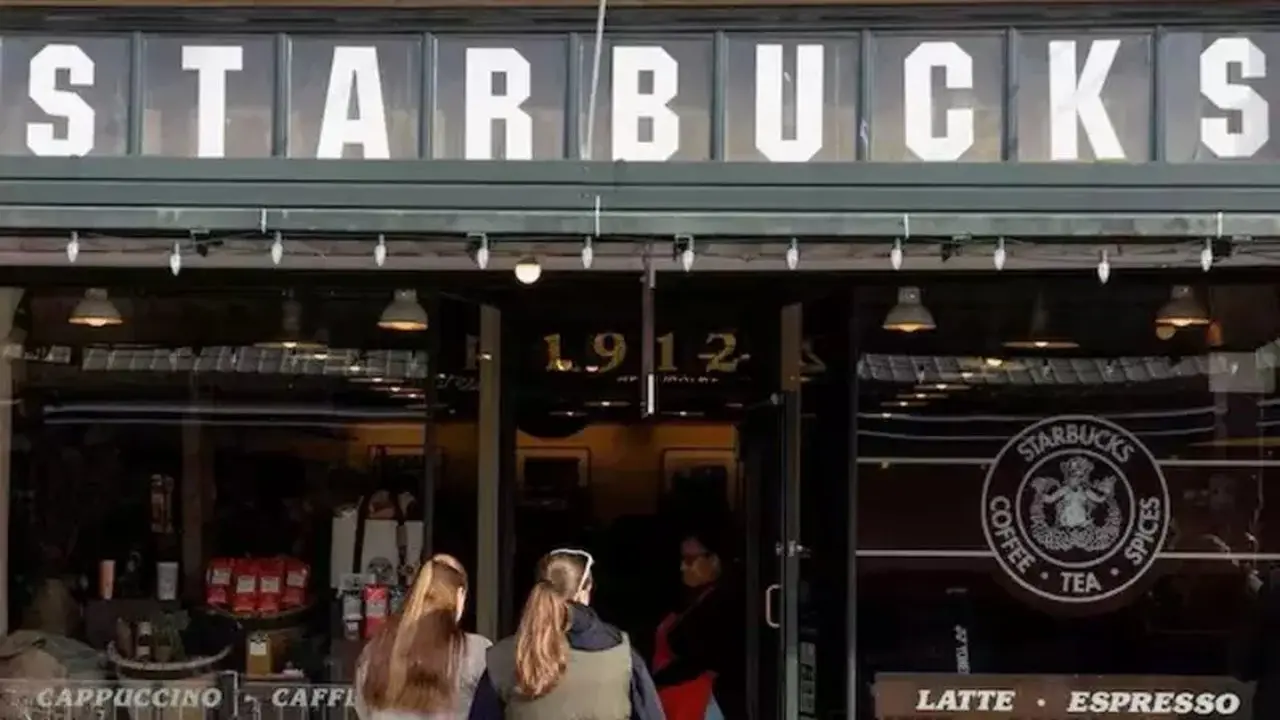 Starbucks Tutup Ratusan Gerai di Amerika Utara Demi Performa Bisnis