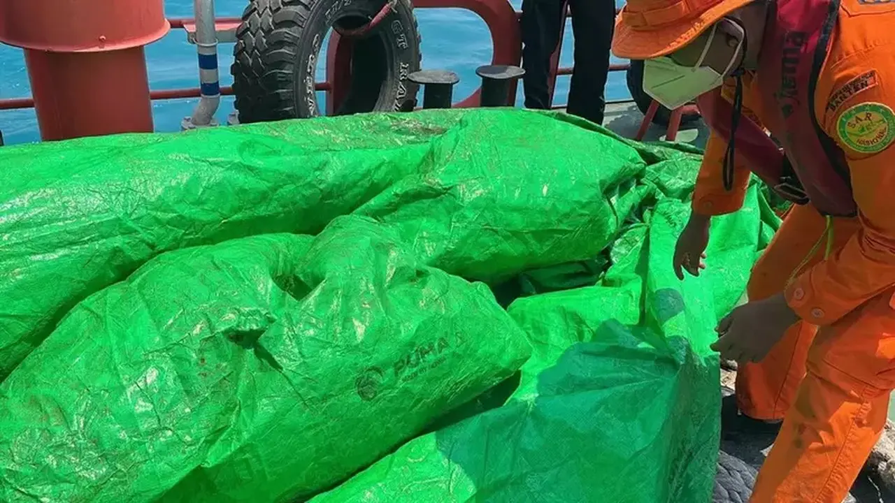 Terpal Hijau Ditemukan di Selat Sunda, Pencarian Speedboat Arupadhatu 1 Masuki Hari ke-9