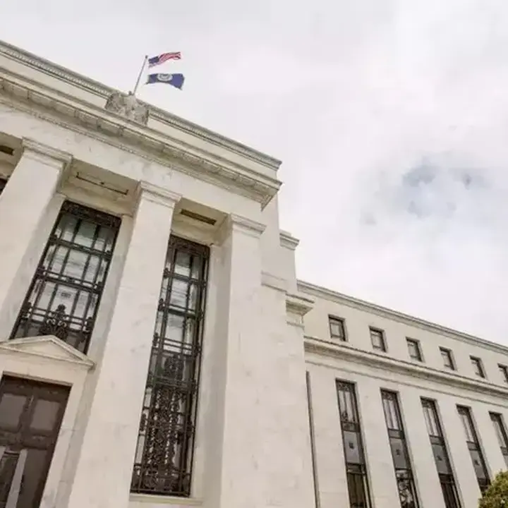 The Fed Naikkan Suku Bunga Acuan, Mengakhiri Periode Penahanan Sejak 2023