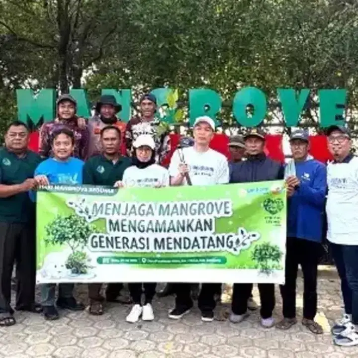Unicharm Indonesia Tanam 1.000 Mangrove untuk Atasi Abrasi Pesisir Karawang