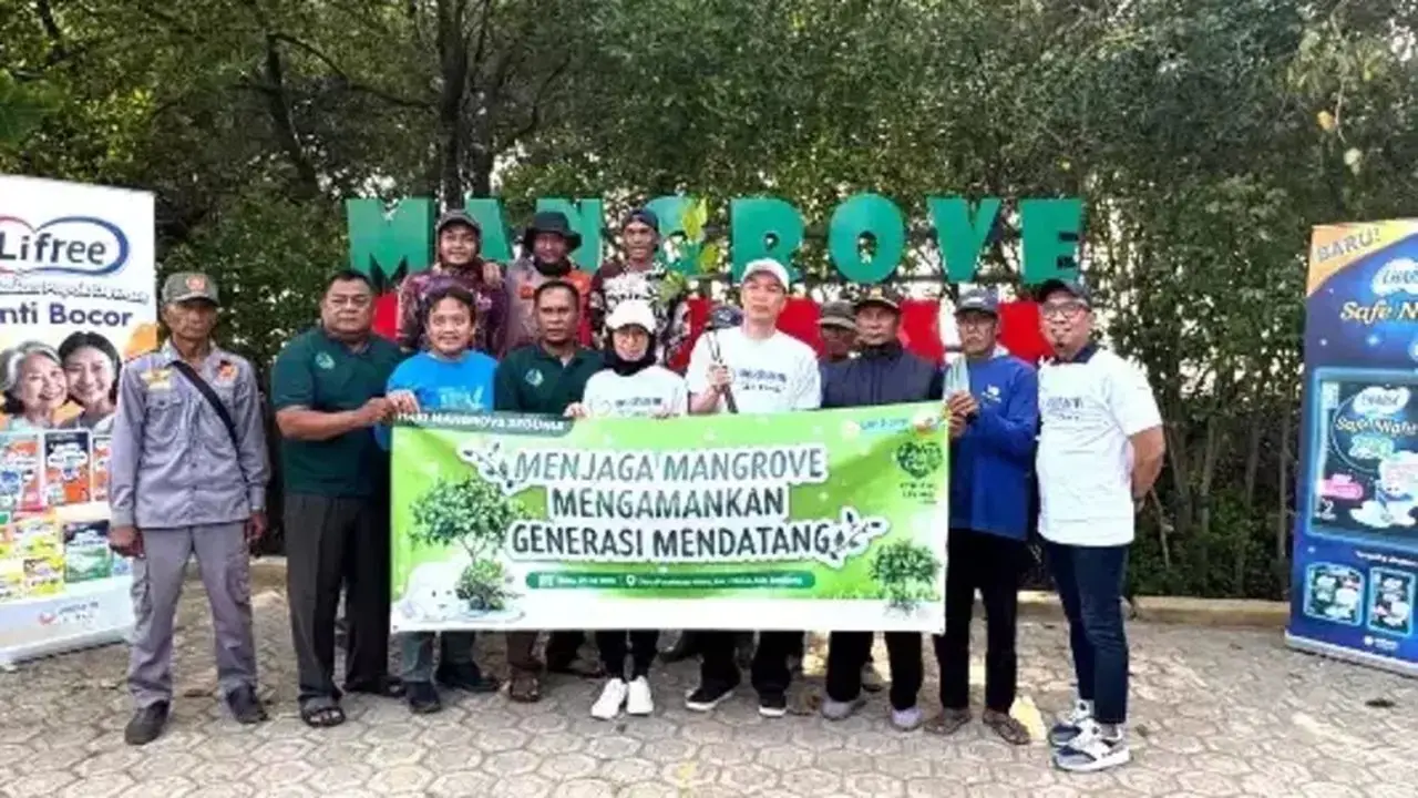 Unicharm Indonesia Tanam 1.000 Mangrove untuk Atasi Abrasi Pesisir Karawang